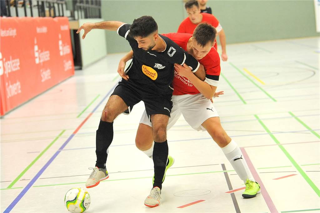 Die Futsaler von Holzpfosten Schwerte haben mit 4:3 gegen die Köln Panthers gewonnen.