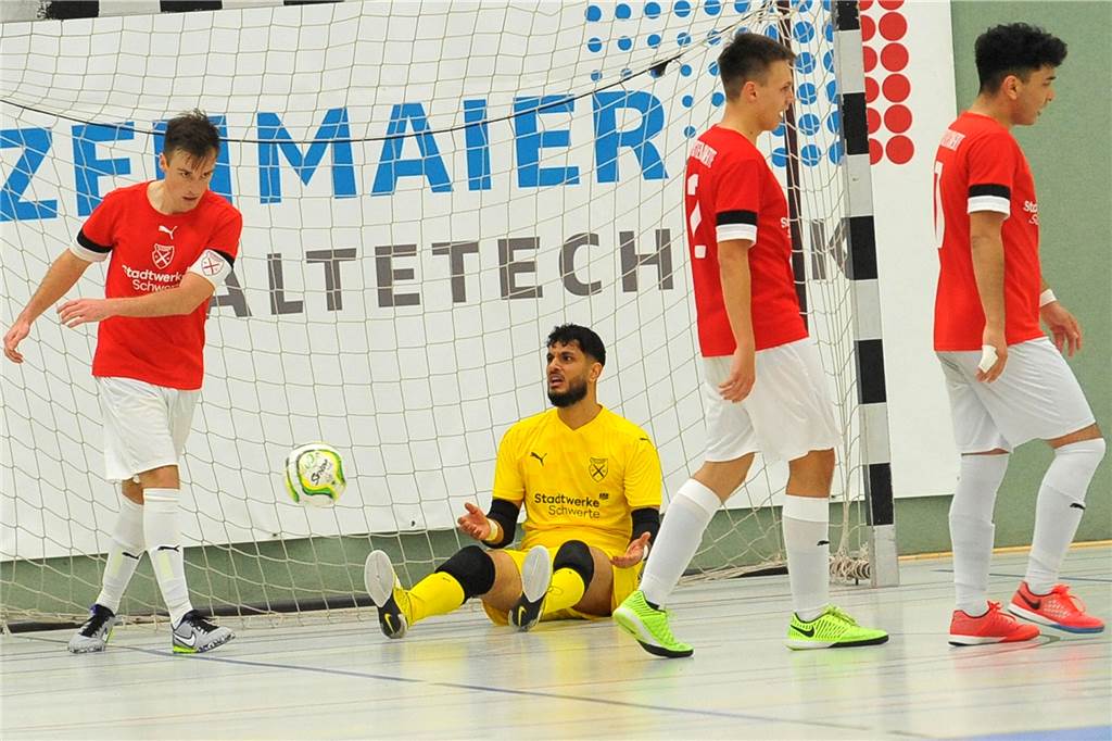 Die Futsaler von Holzpfosten Schwerte haben mit 4:3 gegen die Köln Panthers gewonnen.