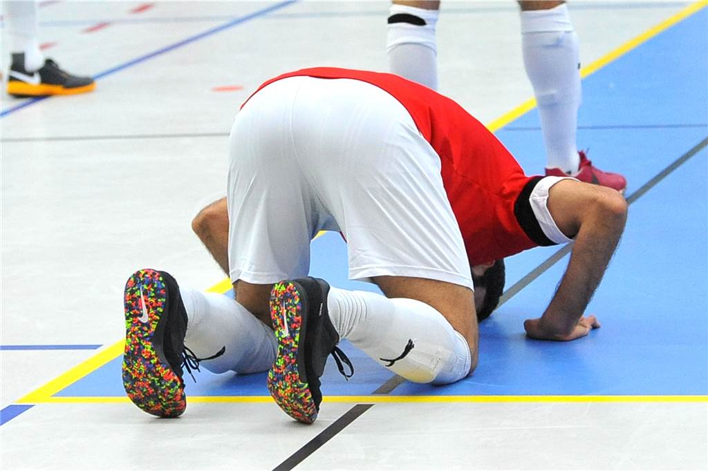Die Futsaler von Holzpfosten Schwerte haben mit 4:3 gegen die Köln Panthers gewonnen.