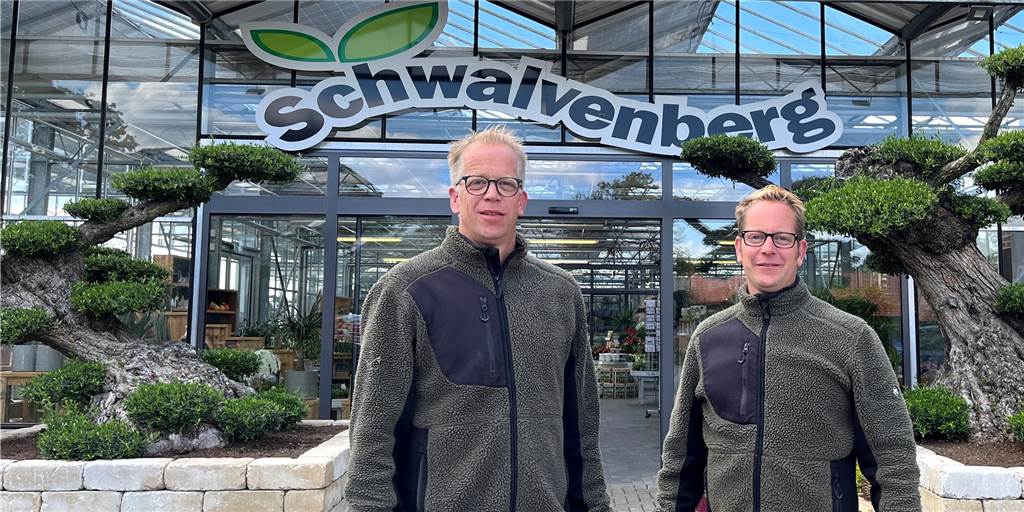 Energiekrise: Gärtnerei Schwalvenberg verpackt Gewächshaus in Luftpolsterfolie Die Gärtnerei Schwalvenberg in Hullern ist ein sehr energieintensiver Betrieb. Karsten (l.) und Stefan Schwalvenberg erzählen, wie sie mit der Krise umgehen.