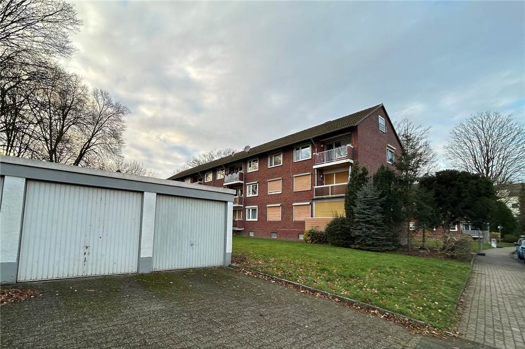 40.000 Euro über Verkehrswert: Zwangsversteigerung in Castrop-Rauxel Die Garage (links) wurde mit der Wohnung an der Liebigstraße zusammen für 121.000 Euro versteigert.