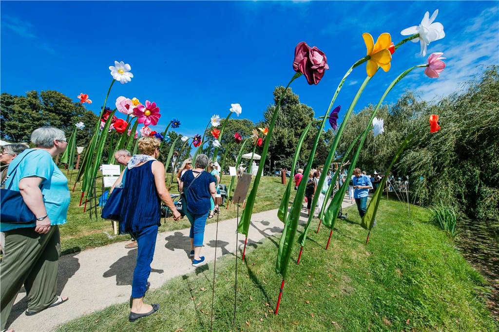 Besucher haben die Qual der Wahl - wir geben Tipps Die Gartenflair lädt zum Spaziergang ein.