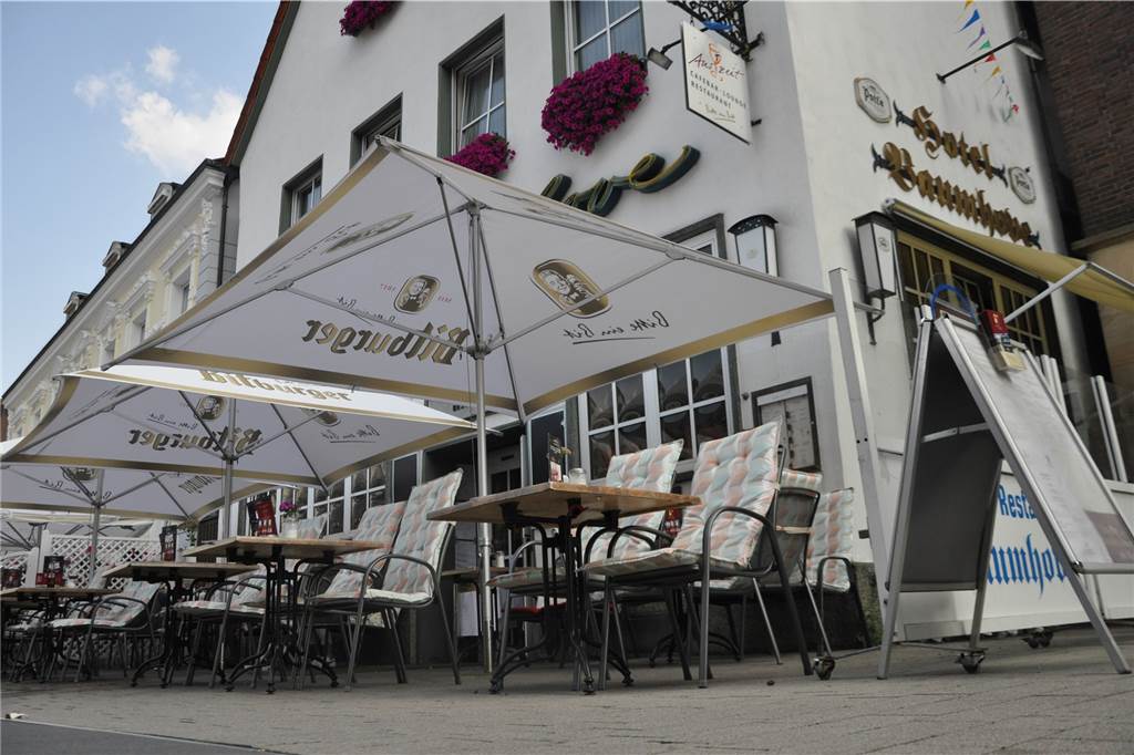Werne: Tolle Nahversorgung, aber bezahlbarer Wohnraum ist Mangelware Die Gastronomie schneidet gut ab in Werne. Hier das Hotel Baumhove, das sich direkt am Markt befindet.