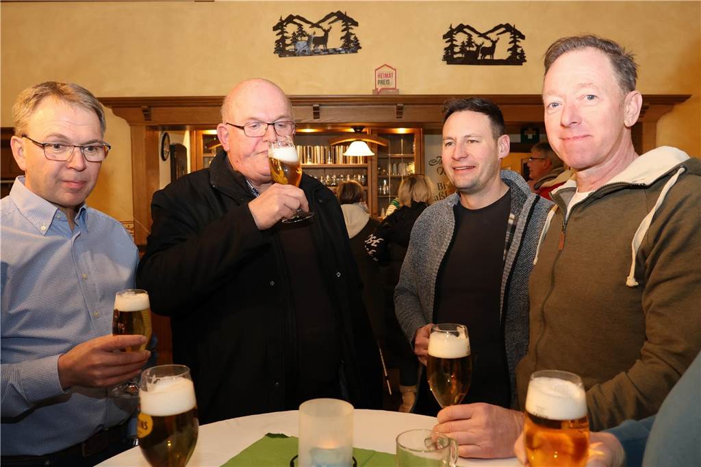Christian Lipfert hat Gaststätte Brömmel-Wilms übernommen Die Gaststätte Brömmel-Wilms bleibt geöffnet, bis das Dorfgemeinschaftshaus HUB Erle steht.