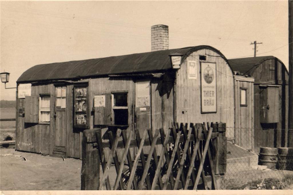 Die Gastwirtschaft von Wolfgang Boecks Eltern am Bahnhof Beifang, bevor das Bahnhofsgebäude gebaut wurde