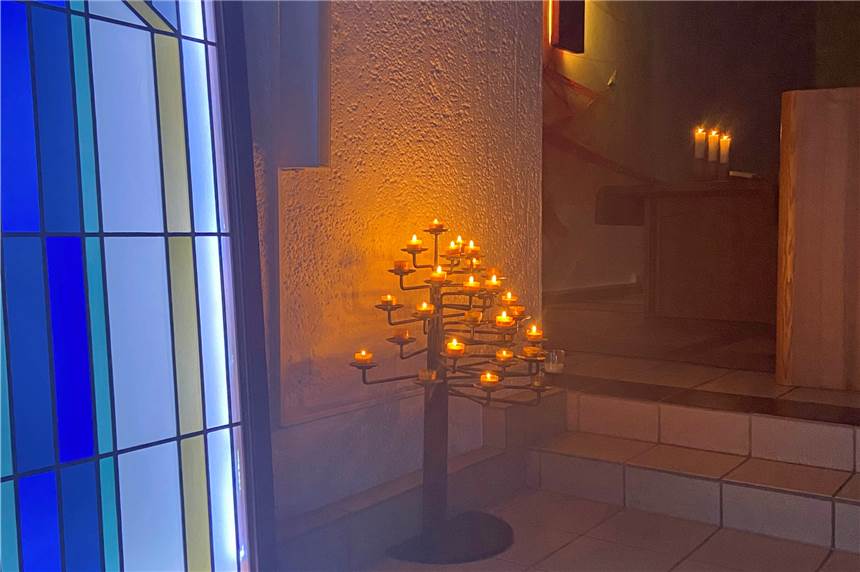 Evangelische Gemeinde Werne öffnet wieder Kirchen in der Corona-Krise Die Gebetsecke im der evangelischen Bonhoeffer-Kirche am Ostring. Sie ist ab sofort täglich von 17.3 bis 19.30 Uhr geöffnet.