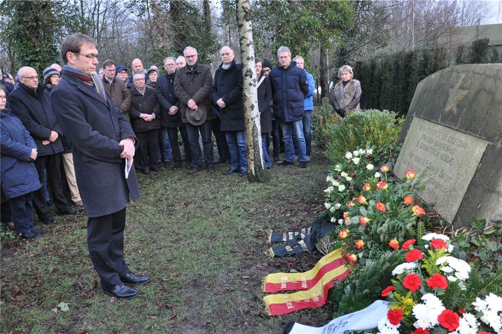 Die Gedenkveranstaltung auf dem Russischen Friedhof am Südring.