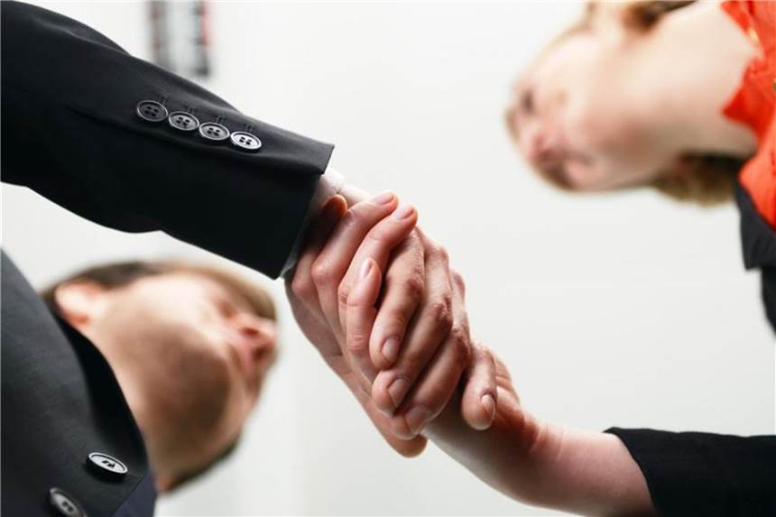 Fünf Tipps für die Gehaltsverhandlung Die Gehaltsverhandlung ist kein leichter Termin - mit der richtigen Vorbereitung schaffen es Arbeitnehmer aber, zu einer guten Einigung zu kommen. Foto: Britta Pedersen