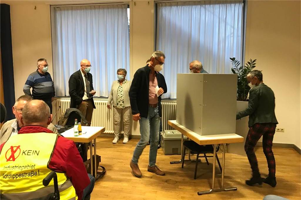 Industrie- und Gewerbegebiet in Werne: Rat folgt dem Bürgerbegehren nicht - Bürgerentscheid steht an Die geheime Abstimmung läuft.