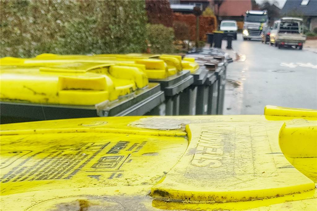 Bei Müll- und Wassergebühren können Bürger in Heek 2020 etliche Euros sparen Die gelbe Tonn gibt es bereits in der Gemeinde Heek. Das ist bis jetzt nicht überall der Fall im Kreis Borken.