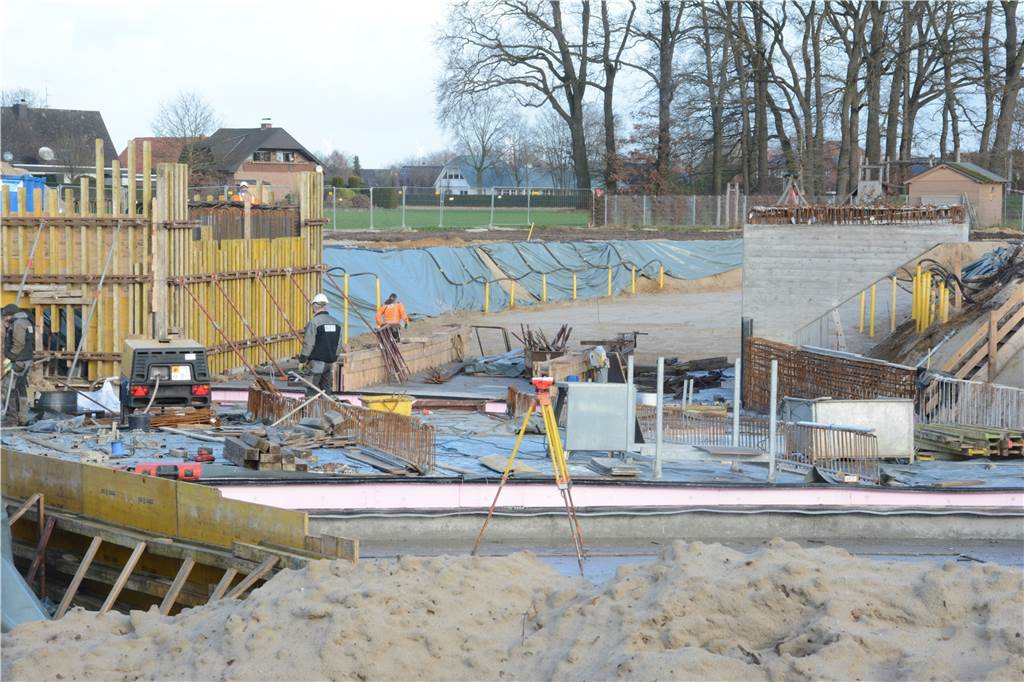 Sperrung sorgt für Ärger: Die Stadt Vreden will bei Gaxelino Gas geben Die geplante Unterführung für Fahrradfahrer nimmt bereits erste Züge an.
