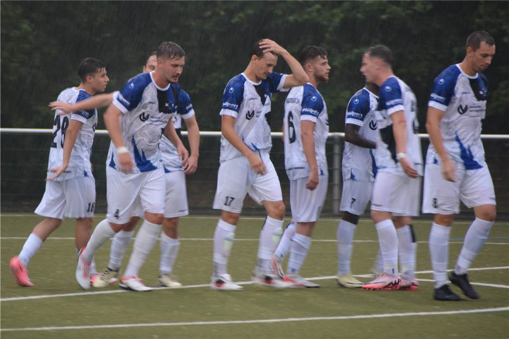 Finalticket gebucht: Königsborner SV dominiert beim Urlaubsguru-Cup Die gesamten 80 Minuten Spielzeit ließen die Königsborner nichts anbrennen.