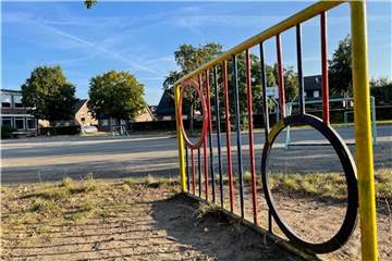 Die Gesamtschule steht in Olfen vor baulichen Veränderungen - auch eine Folge des zweiten Standortes Datteln. Hand anlegen will die Stadt Olfen auch bei der Schulhofgestaltung.