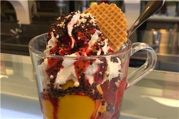 Die Geschmackssorten Schoko, Himbeer und Mango sollen die Deutschland-Flagge widerspiegeln.