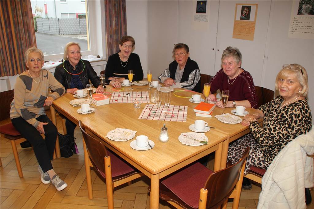 Abriss oder Sanierung in Brambauer: Pfarrhaus vor ungewisser Zukunft Die Geselligkeit stand beim Neujahrsempfang der evangelischen Kirchengemeinde Brambauer hoch im Kurs.