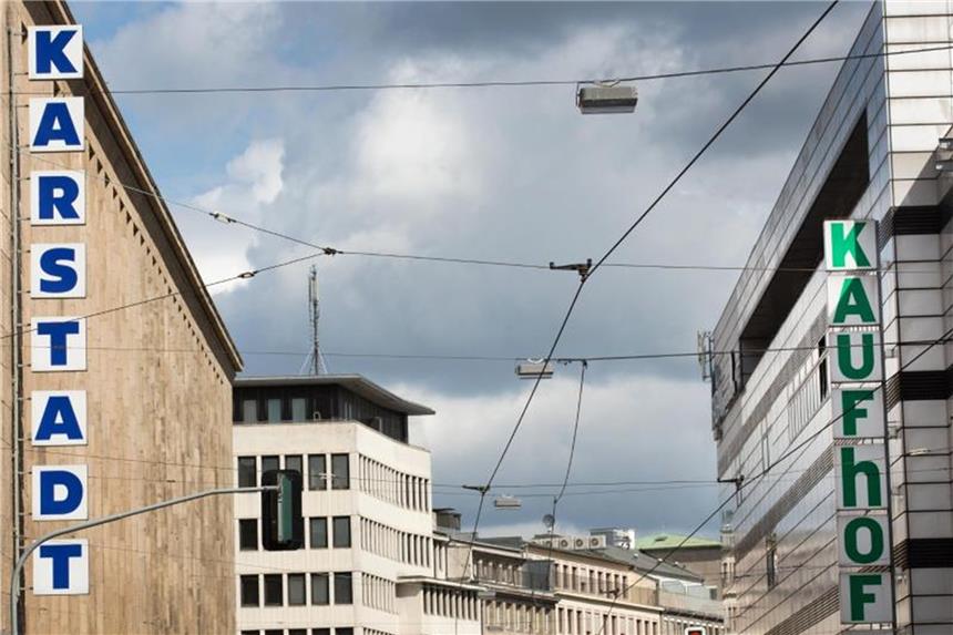 Karstadt und Kaufhof sprechen über Zusammenarbeit Die Gespräche zwischen dem kanadischen Kaufhof-Eigentümer Hudson's Bay Company (HBC) und dem österreichischen Karstadt-Eigner René Benko befinden sich wohl im Anfangsstadium. Foto: Martin Gerten