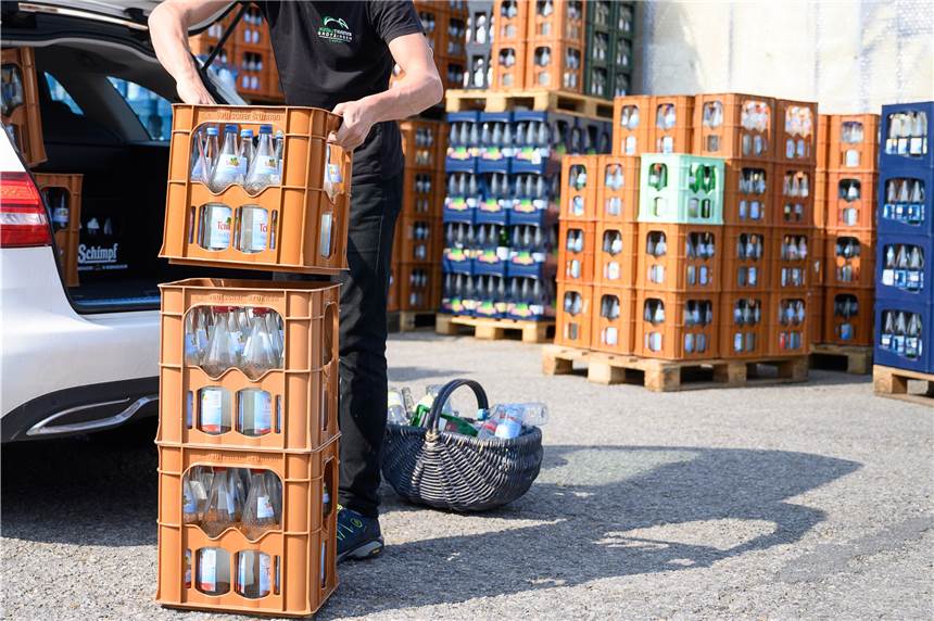 Pfandflaschen werden knapp: Getränkebranche fordert Leergut zurück Die Getränkebranche fordert dazu auf, Leergut zurückzugeben.