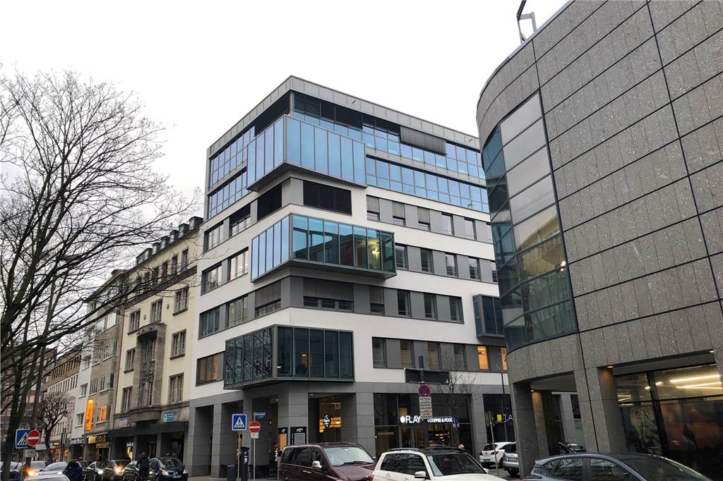 Unternehmen mieten immer mehr Flächen an: „Das Büro ist nicht tot“ Die Gewerbeimmobilie an der Hansastraße 30 verfügt über große, helle Büroräume. 1200 Quadratmeter wurden hier gerade modernisiert und neu vermietet. Solche Flächen sind stark nachgefragt, in der City aber kaum vorhanden.