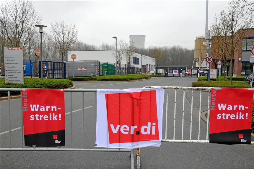 Warnstreiks legen am Mittwoch die Stadt lahm Die Gewerkschaft Verdi hat zum Streik aufgerufen: Wie schon 2014 (Foto) bleibt auch am Mittwoch (21.3.) der Wertstoffhof geschlossen.