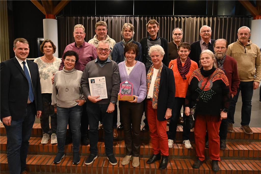 Die Gewinner des 2. Preises: der Bürgerparkverein Maria Lindenhof mit der monatlichen Einladung eines gemütlichen Zusammenseins unter dem Namen „Dolce Vita“.