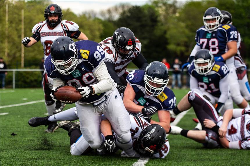 Die Dortmund Giants starten mit einem Sieg in die American Football-Saison Die Giants gewannen zum Auftakt gegen Wuppertal.