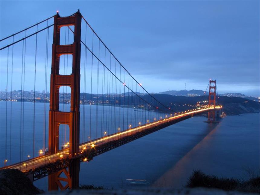 Die Golden Gate Bridge ist das Wahrzeichen der US-Westküstenstadt San Francisco. Vor 80 Jahren urde sie eröffnet. Foto: Andrew Gombert/EPA FILE/dpa