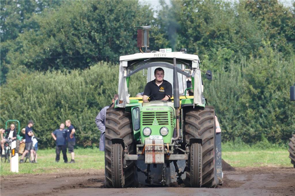Die Grenzland-Oldies hatten zum Oldtimer-Treffen mit Trecker-Teck eingeladen. Rund 70 alte Fahrzeuge präsentierten sich zwei Tage den Besuchern. 