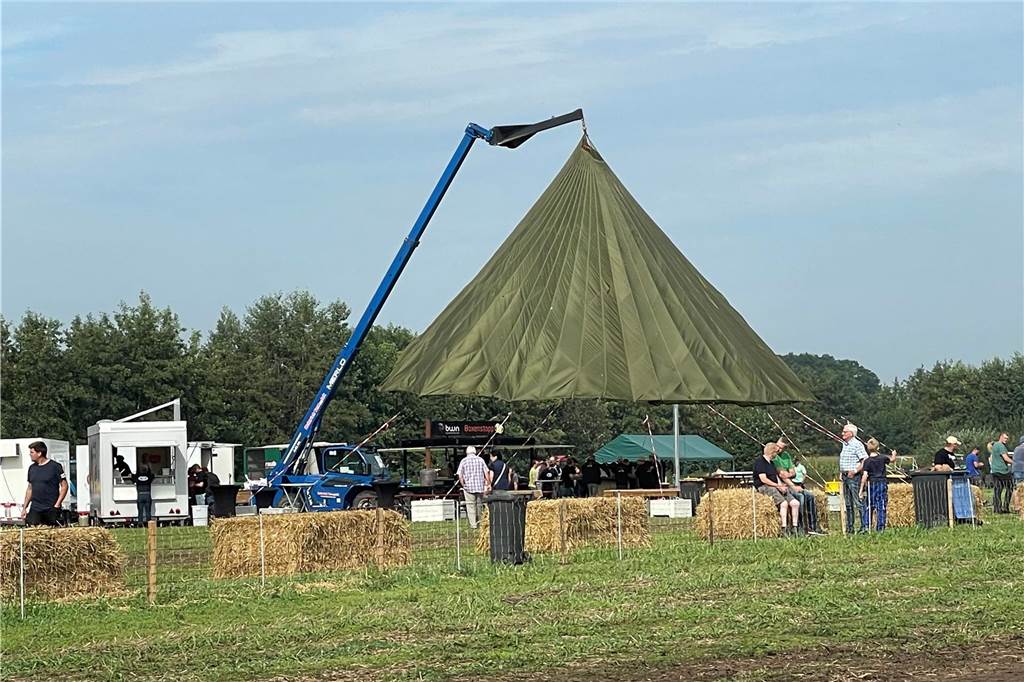 Die Grenzland-Oldies hatten zum Oldtimer-Treffen mit Trecker-Teck eingeladen. Rund 70 alte Fahrzeuge präsentierten sich zwei Tage den Besuchern. 