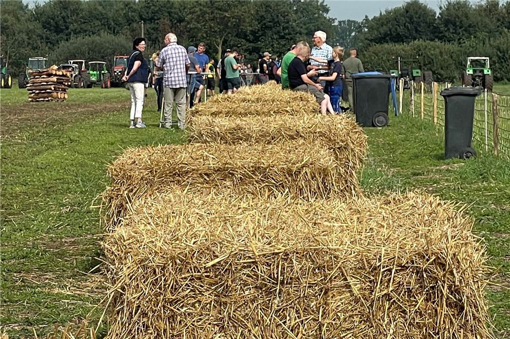 Die Grenzland-Oldies hatten zum Oldtimer-Treffen mit Trecker-Teck eingeladen. Rund 70 alte Fahrzeuge präsentierten sich zwei Tage den Besuchern. 