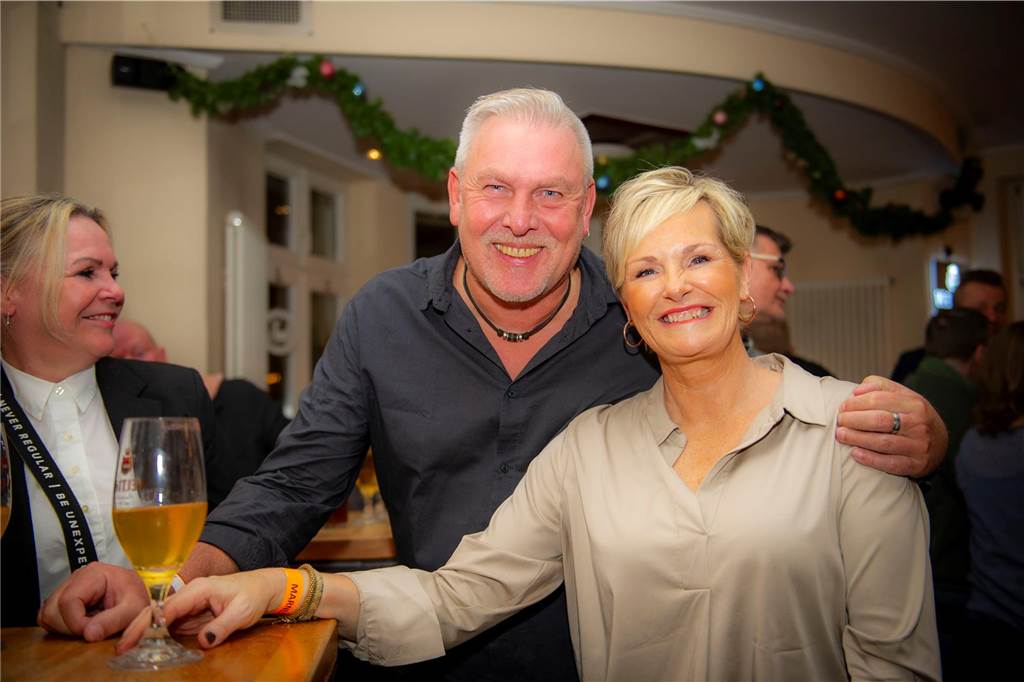 Die große Silvesterparty im Café Zental: Nach dem fröhlichen Feiern bestaunten die Gäste das eindrucksvolle Feuerwerk in der Stadt. Danach wurde noch bis in den frühen Morgenstunden gefeiert.