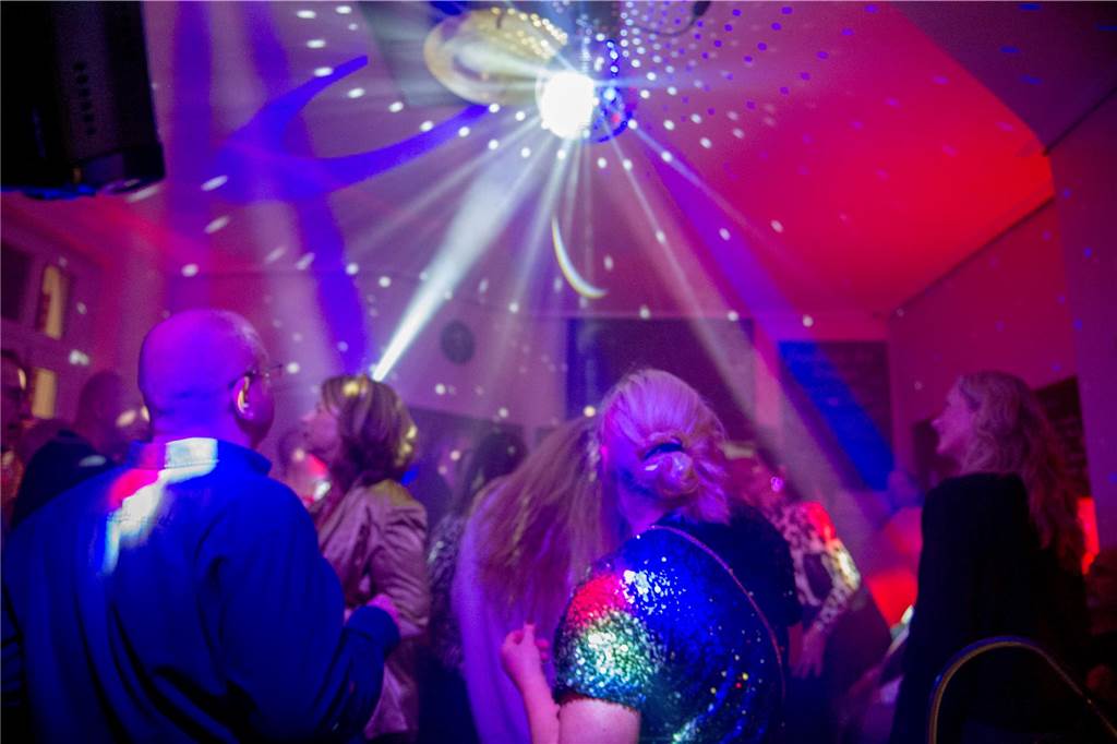 Die große Silvesterparty im Café Zental: Nach dem fröhlichen Feiern bestaunten die Gäste das eindrucksvolle Feuerwerk in der Stadt. Danach wurde noch bis in den frühen Morgenstunden gefeiert.