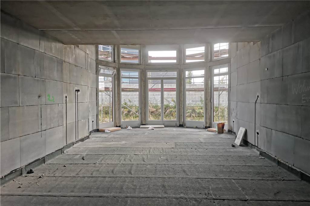 Hospiz-Eröffnung wird sich verzögern: „Doofer Zeitpunkt zum Bauen“ Die großen Fenster und hohen Decken sorgen für viel Licht im Hospiz am Dieselweg in Bork.