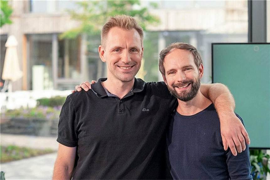 Shopware erhält 100 Millionen für Investitionen – unter anderem von PayPal Die Gründer von Shopware, Sebastian und Stefan Hamann, werden auch weiter eine deutliche Mehrheit an dem Unternehmen halten und bleiben Co-CEOs.