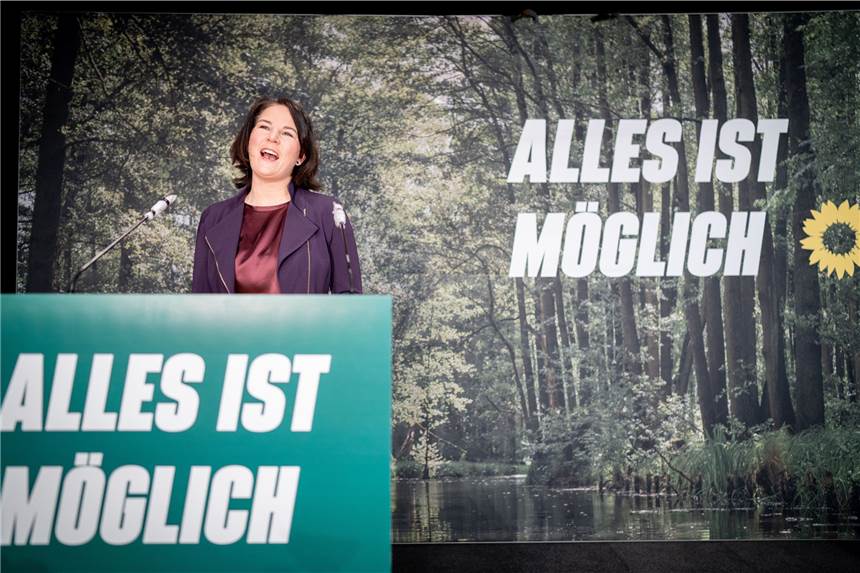 Wie sich das Land unter einer Grünen-Kanzlerin verändern würde Die Grünen-Vorsitzende Annalena Baerbock mit dem Motto ihrer Partei für den Bundestagswahlkampf.