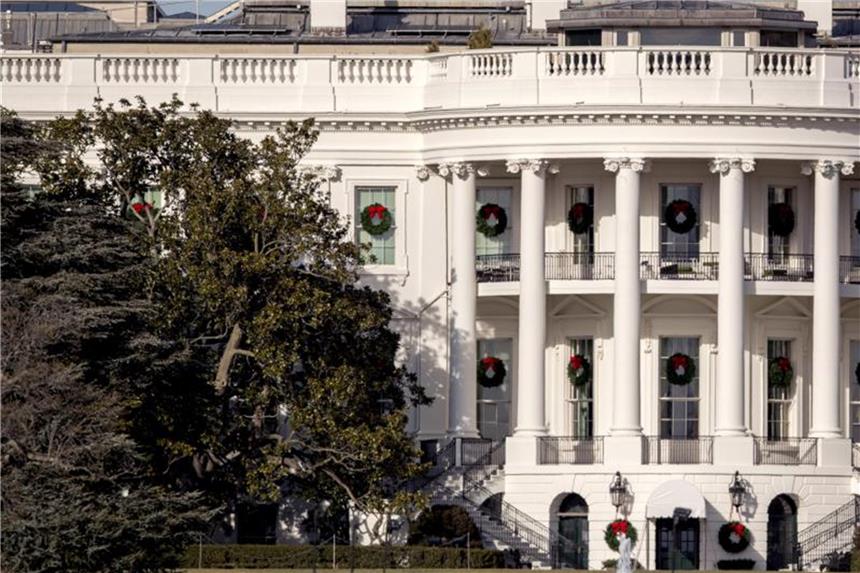 180 Jahre altem Baum am Weißen Haus droht die Kettensäge Die gut 180 Jahre alte Magnolie auf der Südseite des Weißen Hauses. Die Magnolie wurde 1835 vom damaligen US-Präsidenten Andrew Jackson bei dessen Einzug ins Weiße Haus gepflanzt. Foto: Andrew Harnik