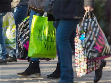 Die gute Lage auf dem Arbeitsmarkt sorgt für anhaltenden Optimismus der Verbraucher. Foto: Nikolai Huland