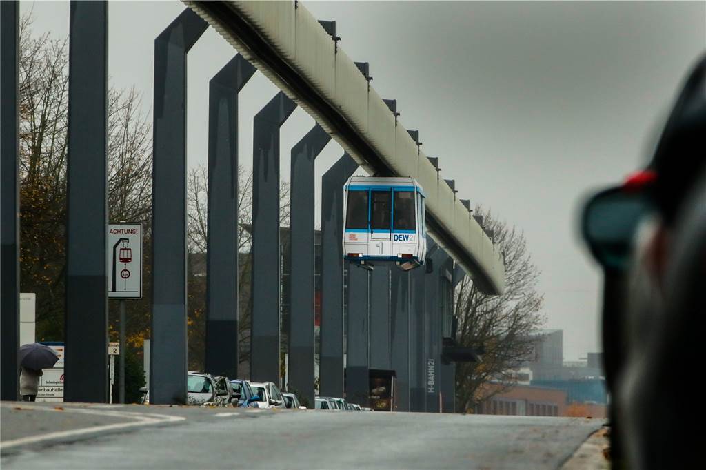 Die H-Bahn führt vom Technologiezentrum über die Uni bis nach Eichlinghofen.