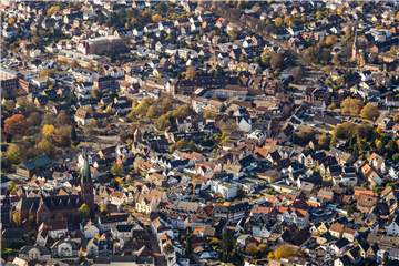 Die Halterner Kirchen, darunter die Sixtuskirche (vorne links) und die Erlöserkirche (hinten rechts) bleiben an Weihnachten leer.