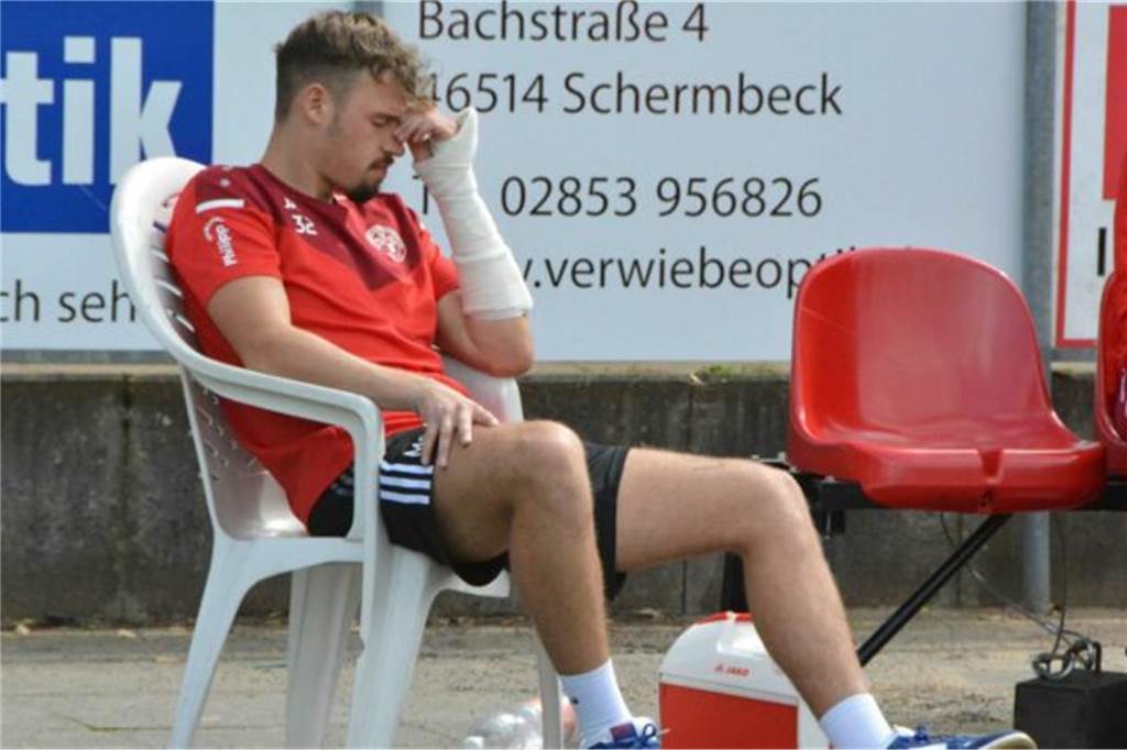 „Dachte, die Hand sei durch“: Keine Verletzung kann Mel Gerner stoppen Mel Gerner ärgert sich.