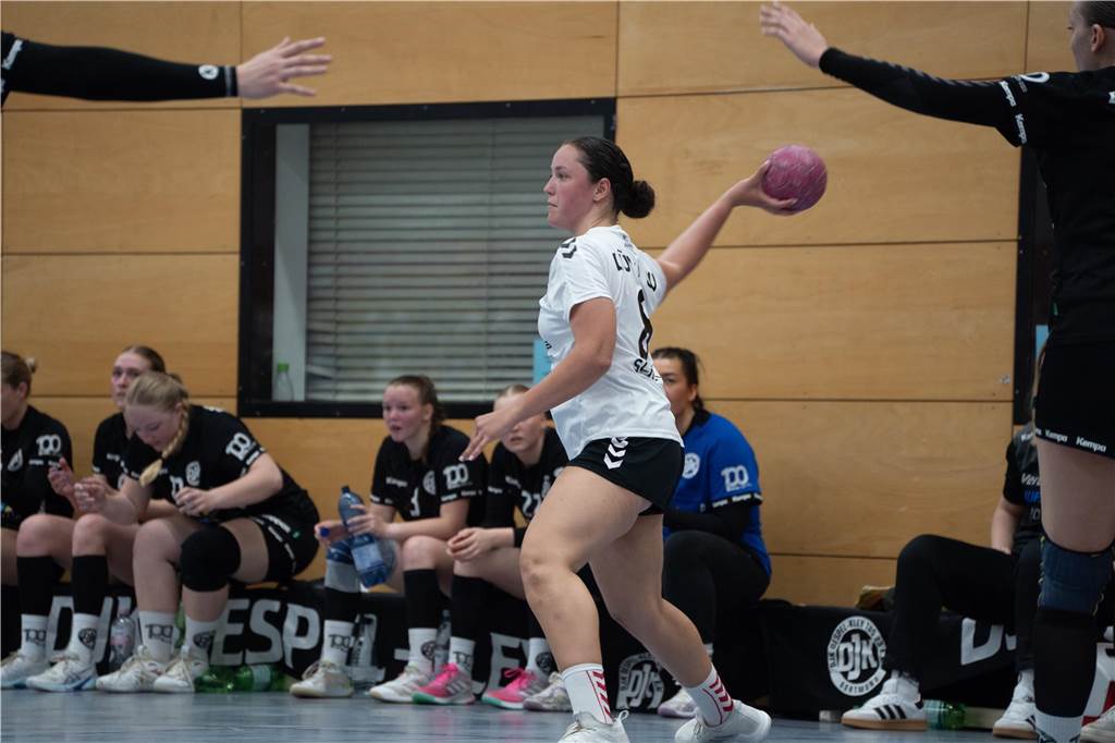 Die Handballerinnen des Lüner SV tüteten mit dem Sieg bei Oespel-Kley den Meistertitel und Aufstieg ein.
