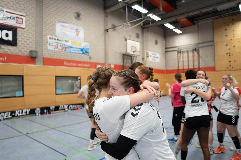 Die Handballerinnen des Lüner SV tüteten mit dem Sieg bei Oespel-Kley den Meistertitel und Aufstieg ein.