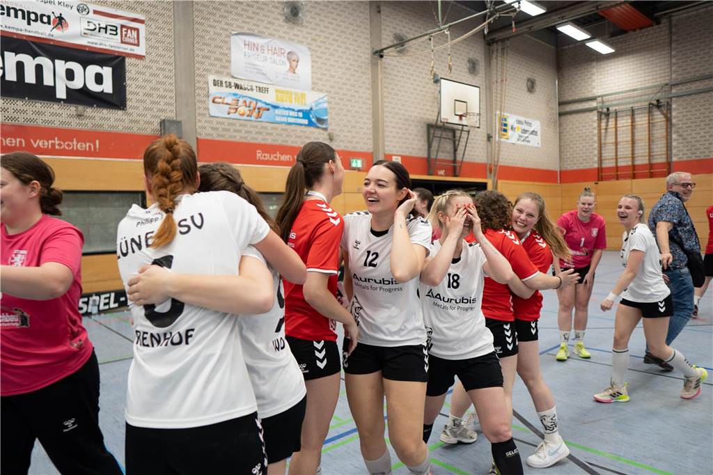 Die Handballerinnen des Lüner SV tüteten mit dem Sieg bei Oespel-Kley den Meistertitel und Aufstieg ein.