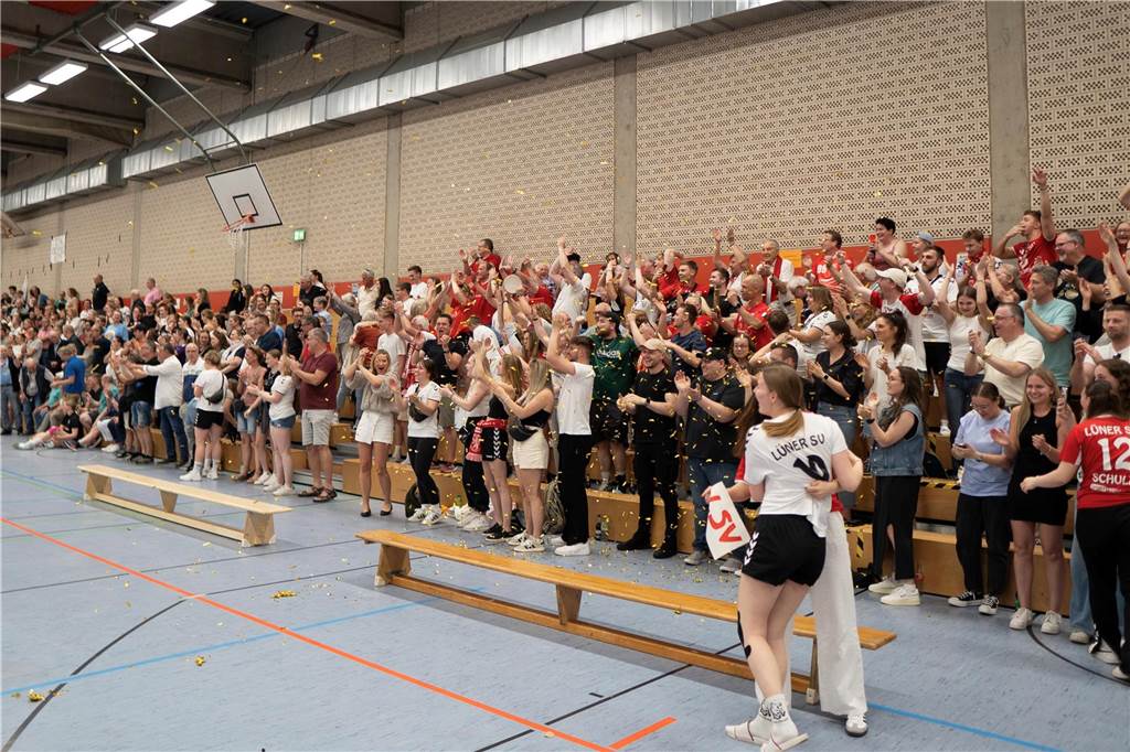 Die Handballerinnen des Lüner SV tüteten mit dem Sieg bei Oespel-Kley den Meistertitel und Aufstieg ein.