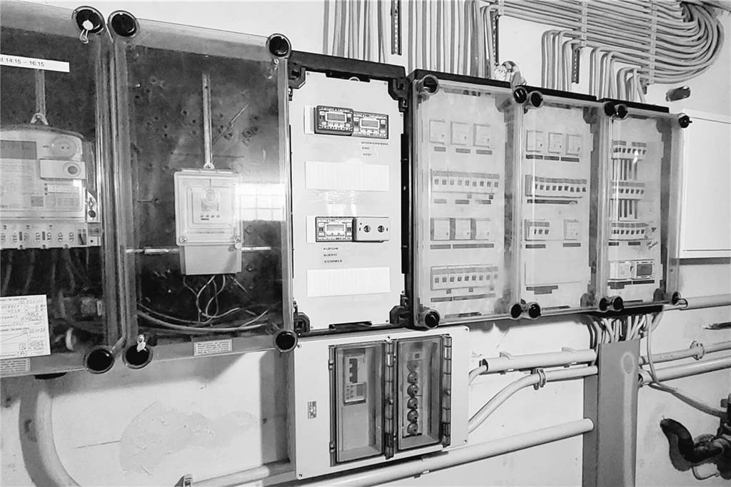 Über 700 Euro im Monat für Strom: Kamener (72) klagt die Politik an Die Heizungsanlage im Keller von Heinrich Gerd Ehresmann.