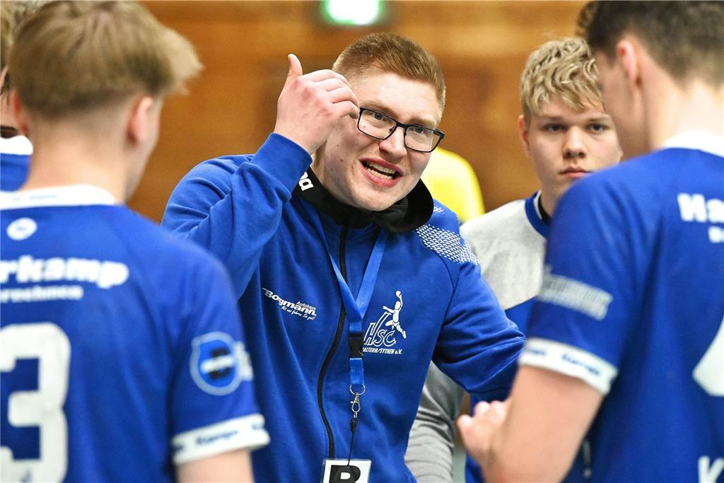 Die Herren des HSC Haltern-Sythen verspielten am Samstagabend (15. Februar) eine Sechs-Tore-Führung gegen die TG Voerde und verloren am Ende nach enttäuschenden 40 Minuten mit 23:30 (13:11) ziemlich deutlich - sehr zum Ärger von Trainer Maurice Abstins, der schon während des Spiels und auch danach tobte.