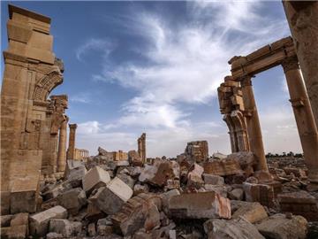 Die Herrschaft der Dschihadisten hat Spuren hinterlassen in Palmyra. Kulturschätze sind zerstört. Foto: Valery Sharifulin/TASS/dpa