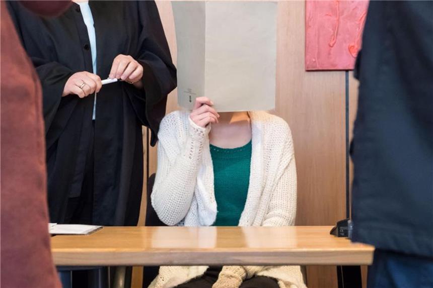 22-jährige Ausbrecherin wieder hinter Gittern Die heute 22-Jährige war wegen Totschlags an ihrem Mann verurteilt worden. Foto: Peter Steffen