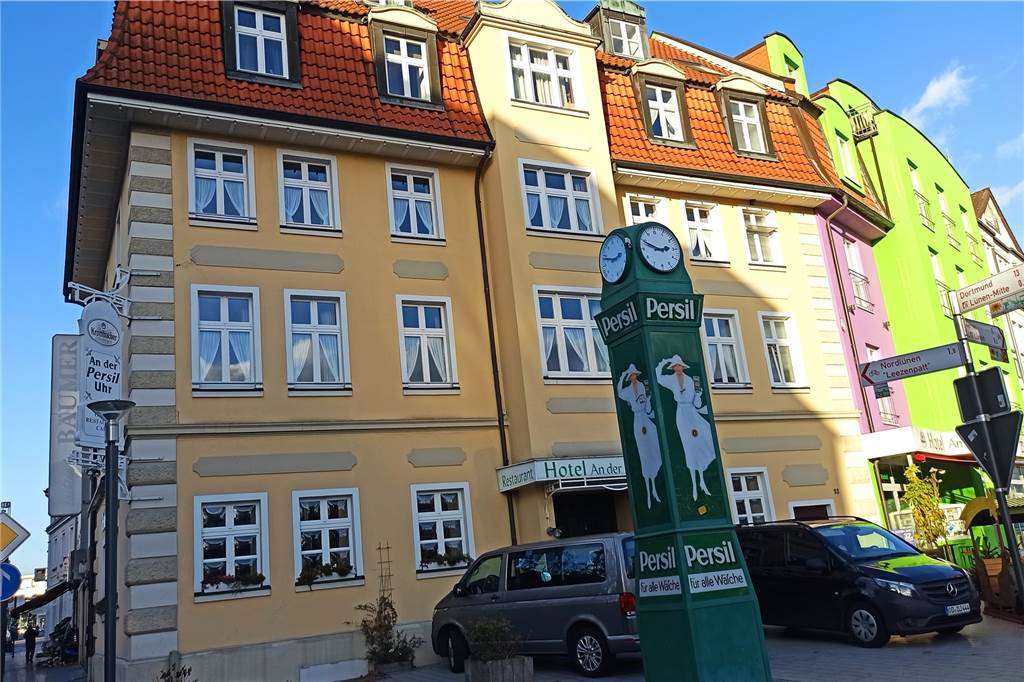 Langer Weg zur „neuen“ Persiluhr: Geschäftsmann war viele Jahre hartnäckig Die Persiluhr heute - als Wahrzeichen und Treffpunkt bei den Lünern seit vier Jahrzehnten beliebt.