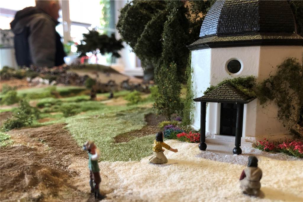 Diorama-Detail: das Modell der Hilgenbergkapelle
