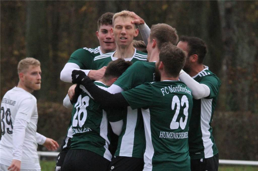 FC Nordkirchen krönt mit Herbstmeisterschaft Hinrunde und weiß, wie es mit dem Aufstieg klappt Die Hinrunde schloss der FC Nordkirchen als Herbstmeister ab.